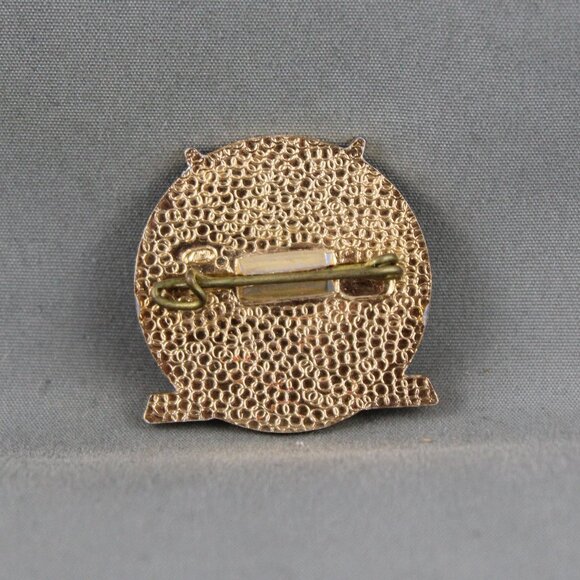 Vintage Hockey Pin - 1973 World Junior Championships Leningrad - Stamped Pin - Picture 2 of 3